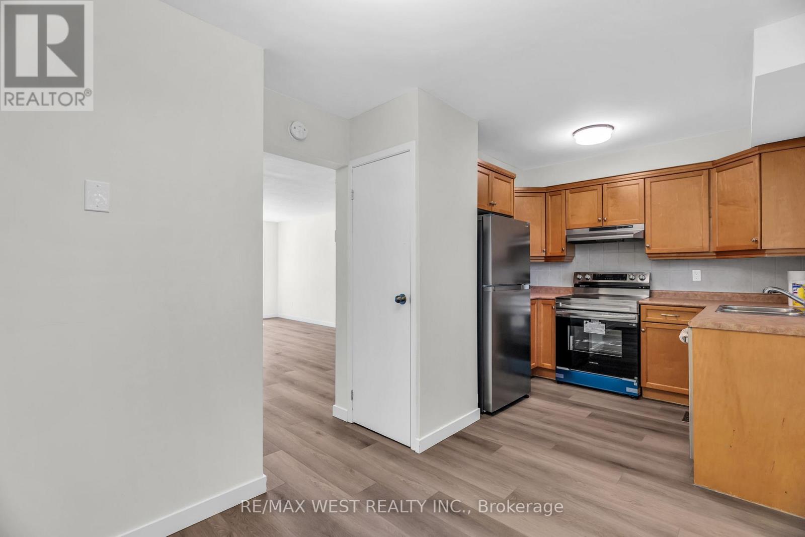 #69 1095 JALNA BOULEVARD - 12
