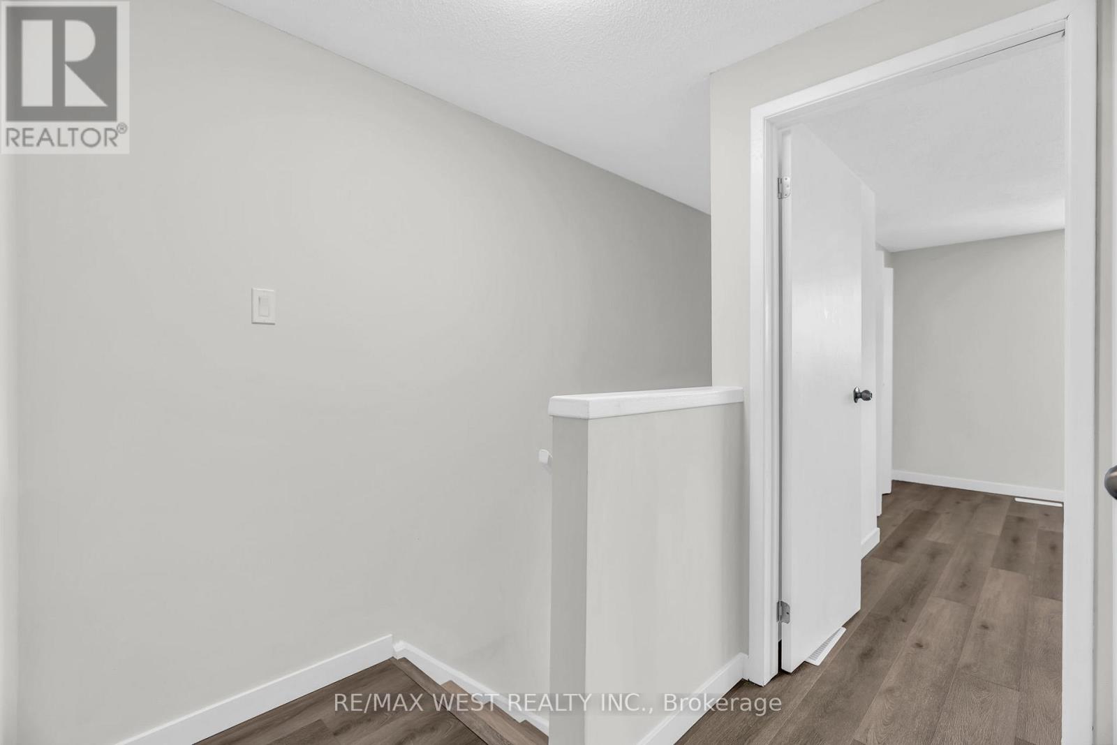 #69 1095 JALNA BOULEVARD - 18