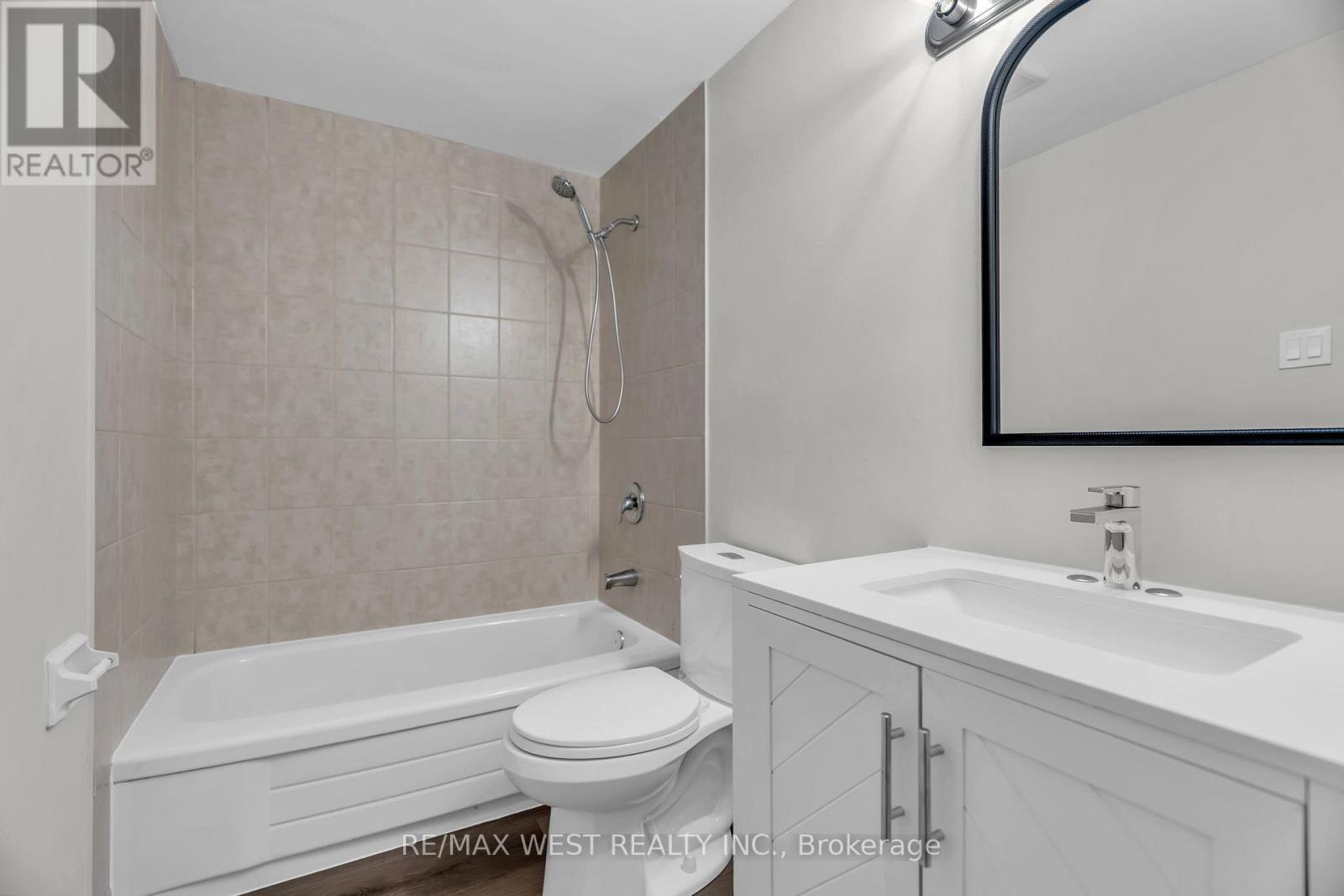#69 1095 JALNA BOULEVARD - 25