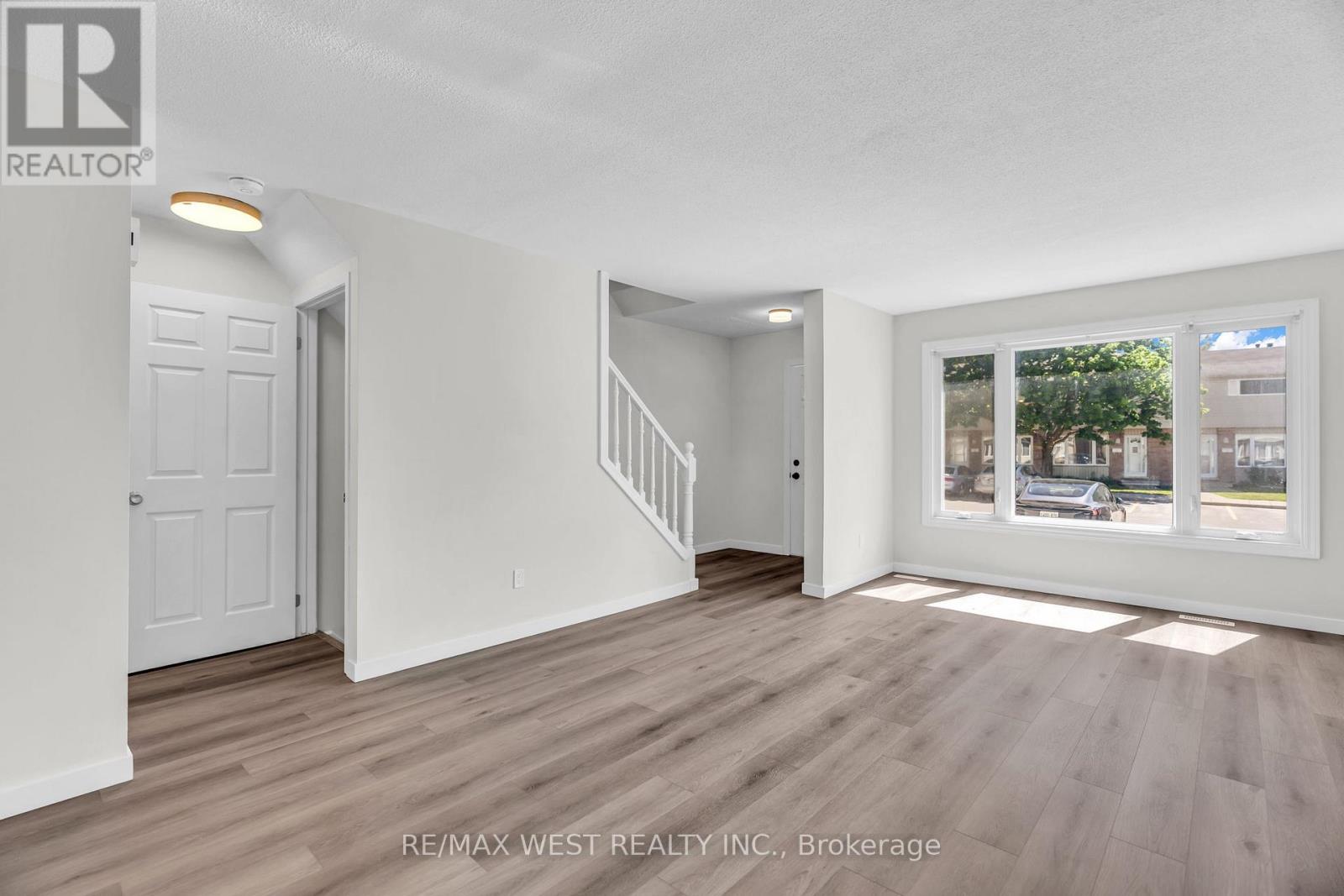 #69 1095 JALNA BOULEVARD - 7