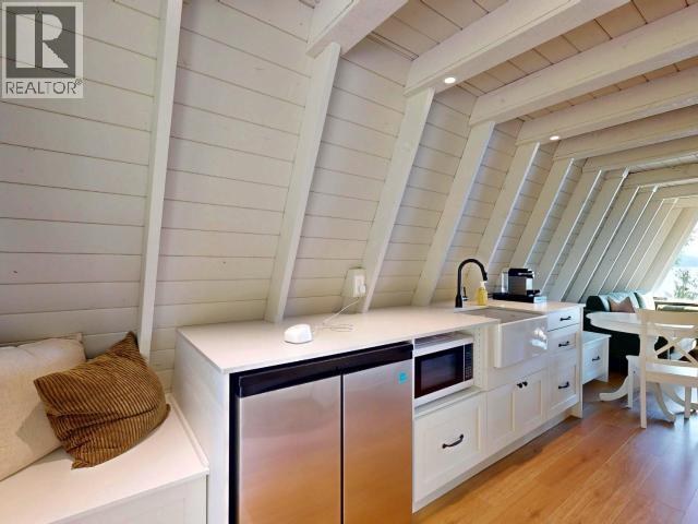 2158 ROBERTS ROAD, Powell River