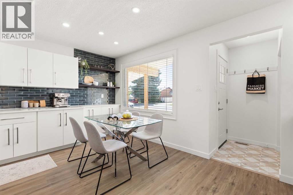 2668 Thompson Crescent SE - 12