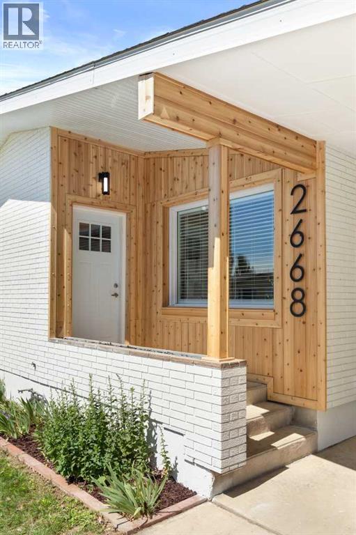 2668 Thompson Crescent SE - 2