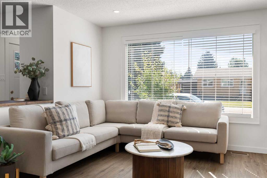 2668 Thompson Crescent SE - 7
