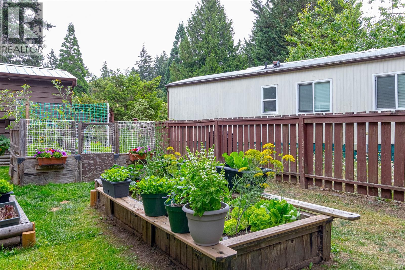 #29 1751 Northgate Rd - 27
