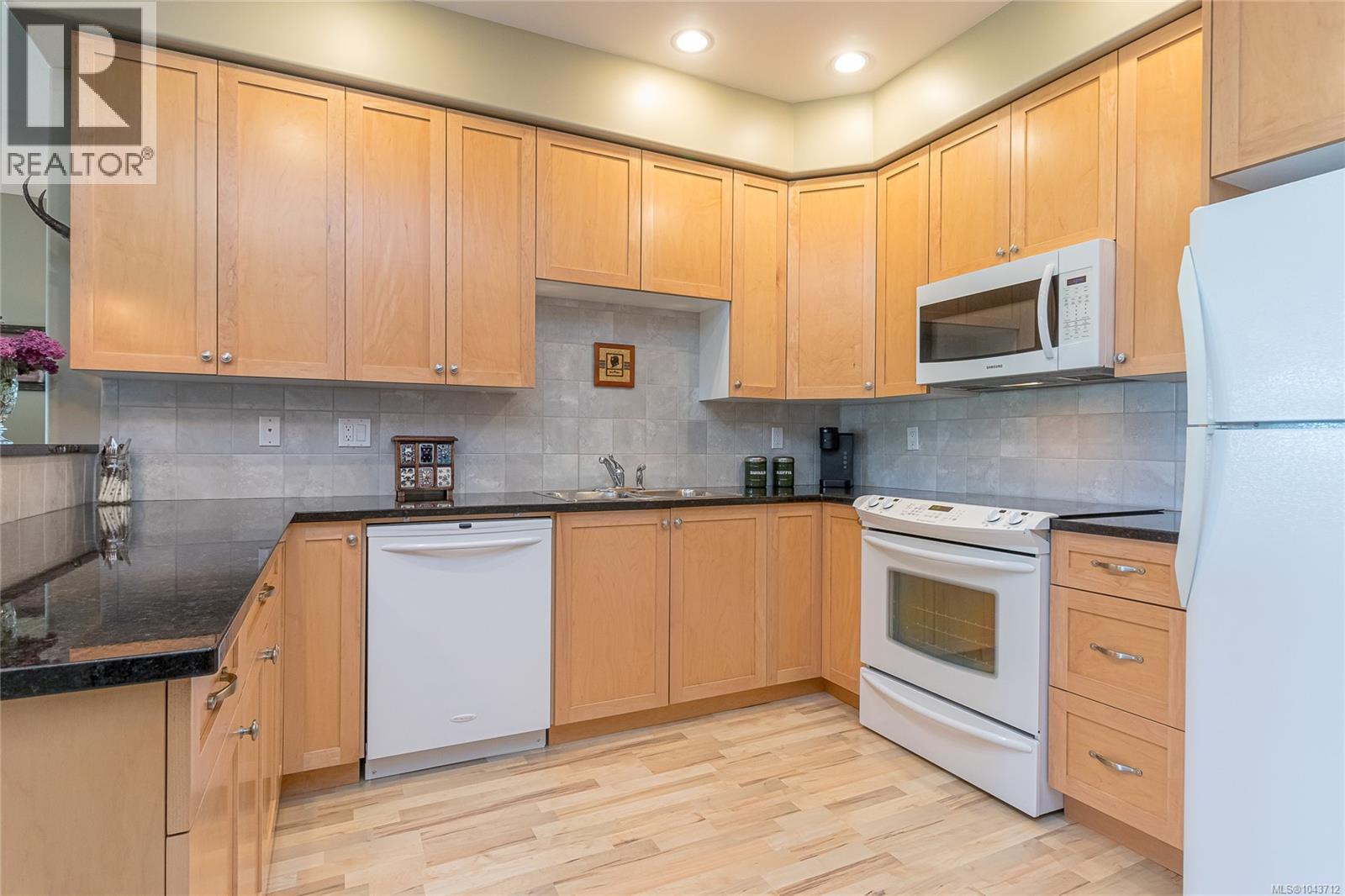 #209 399 Wembley Rd - 10