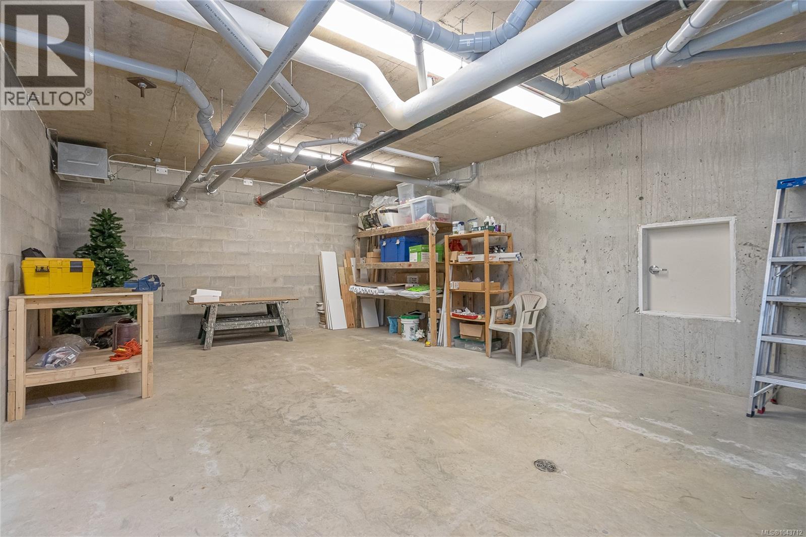 #209 399 Wembley Rd - 36