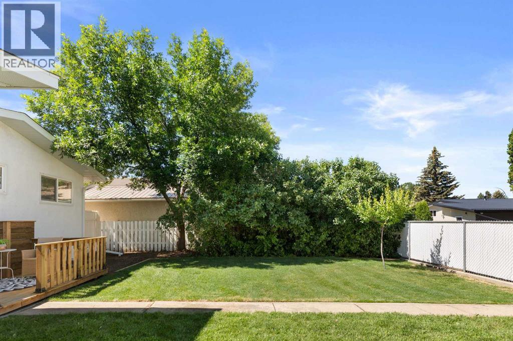 2668 Thompson Crescent SE - 45