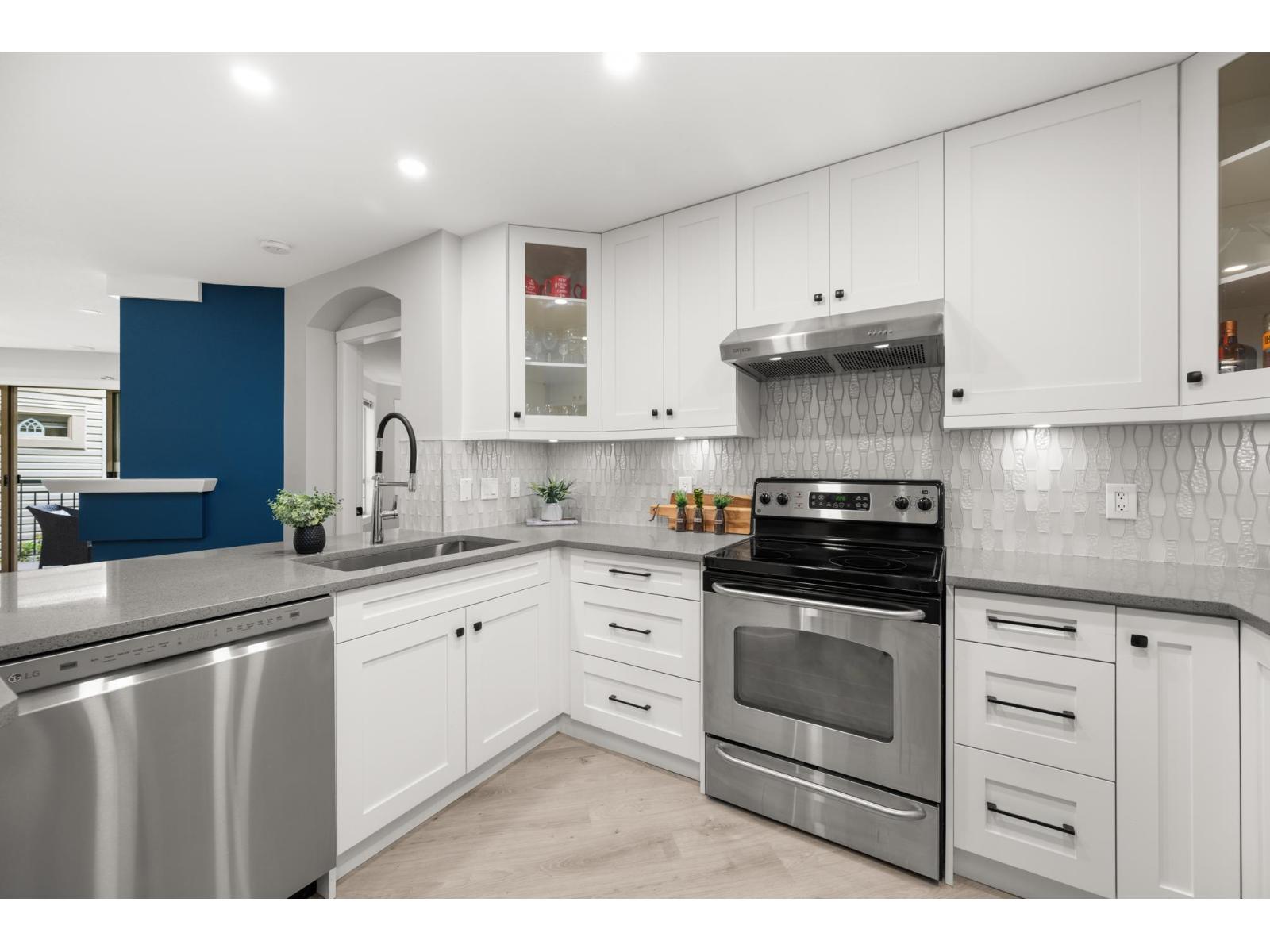 2 Bed, 2 Bath Apartment for Sale in Langley – 202 22015 48 AVENUE, Langley – MLS# R3147788 - Image 6