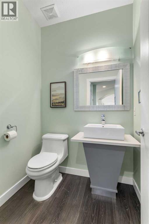 440 Spruce Way SE - 16