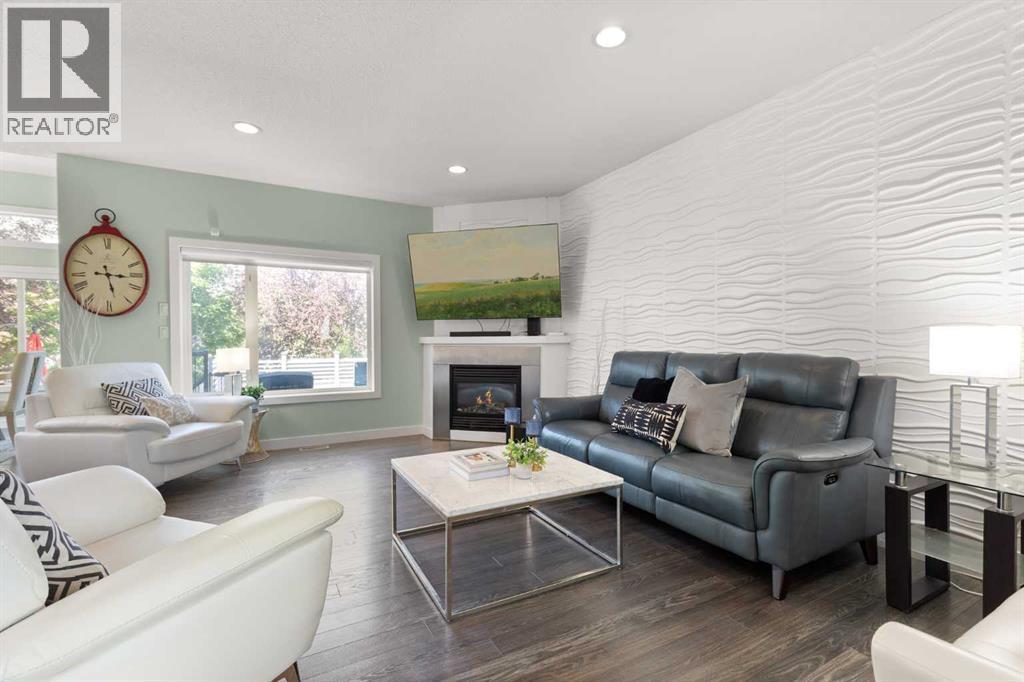 440 Spruce Way SE - 4