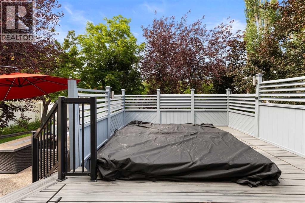 440 Spruce Way SE - 40