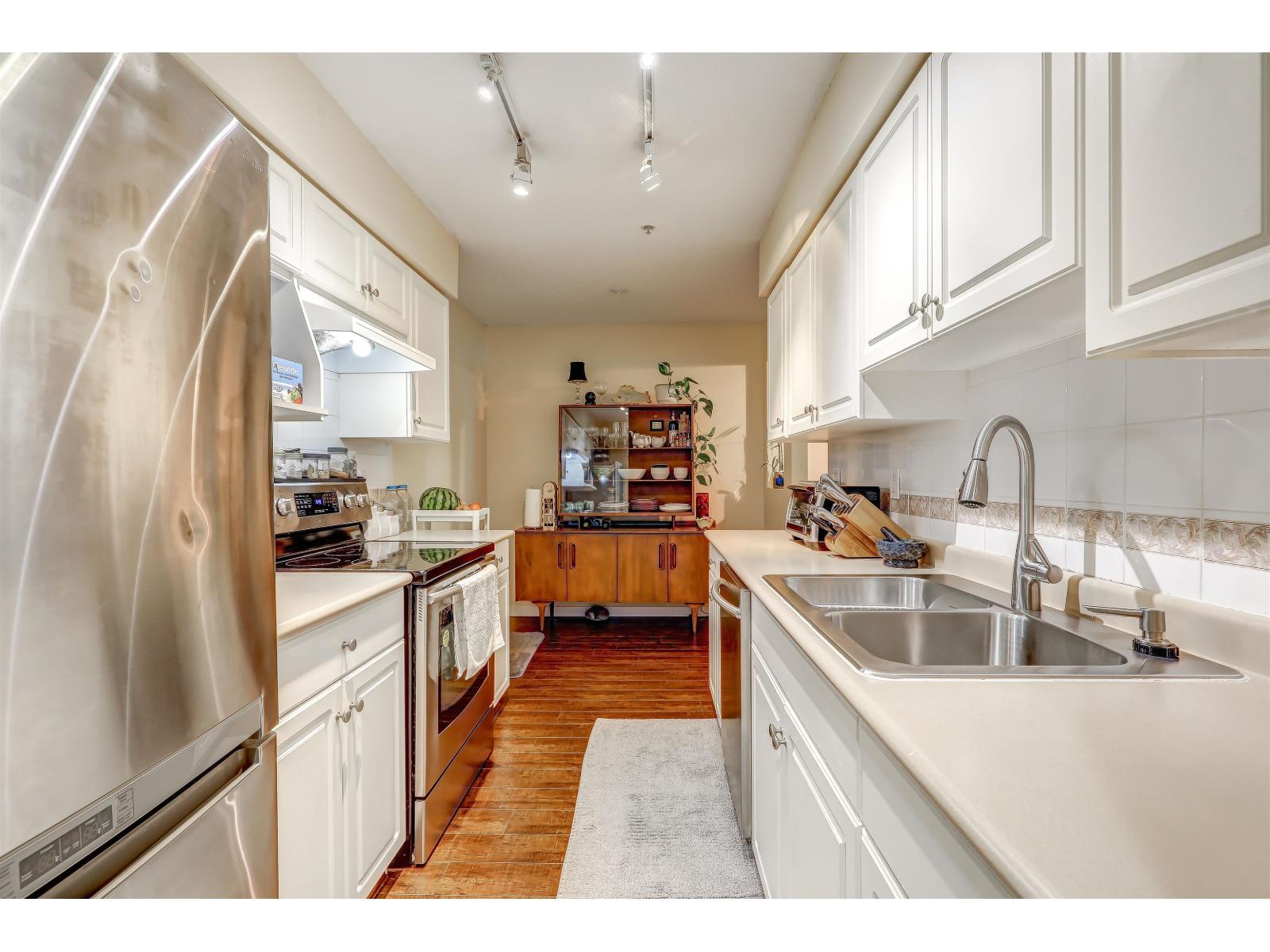 302 15342 20TH AVENUE, Surrey