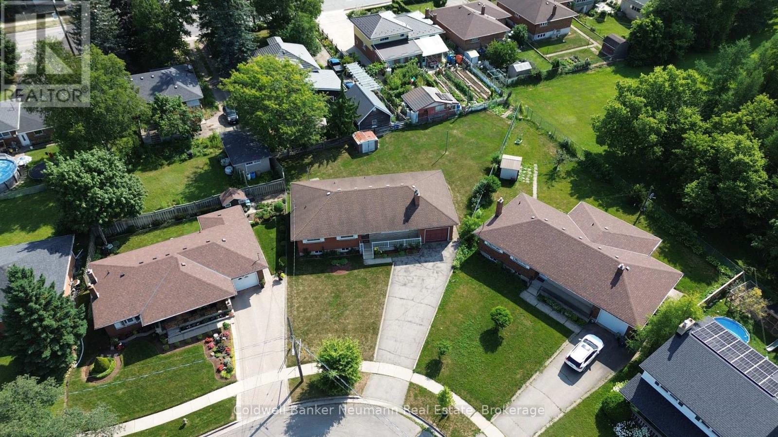 10 KARA LEE COURT - 45