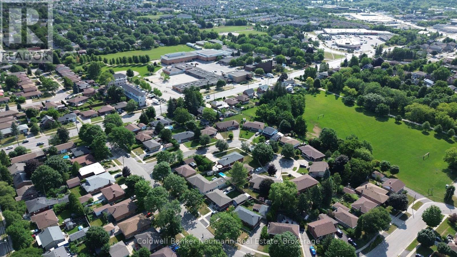 10 KARA LEE COURT - 47