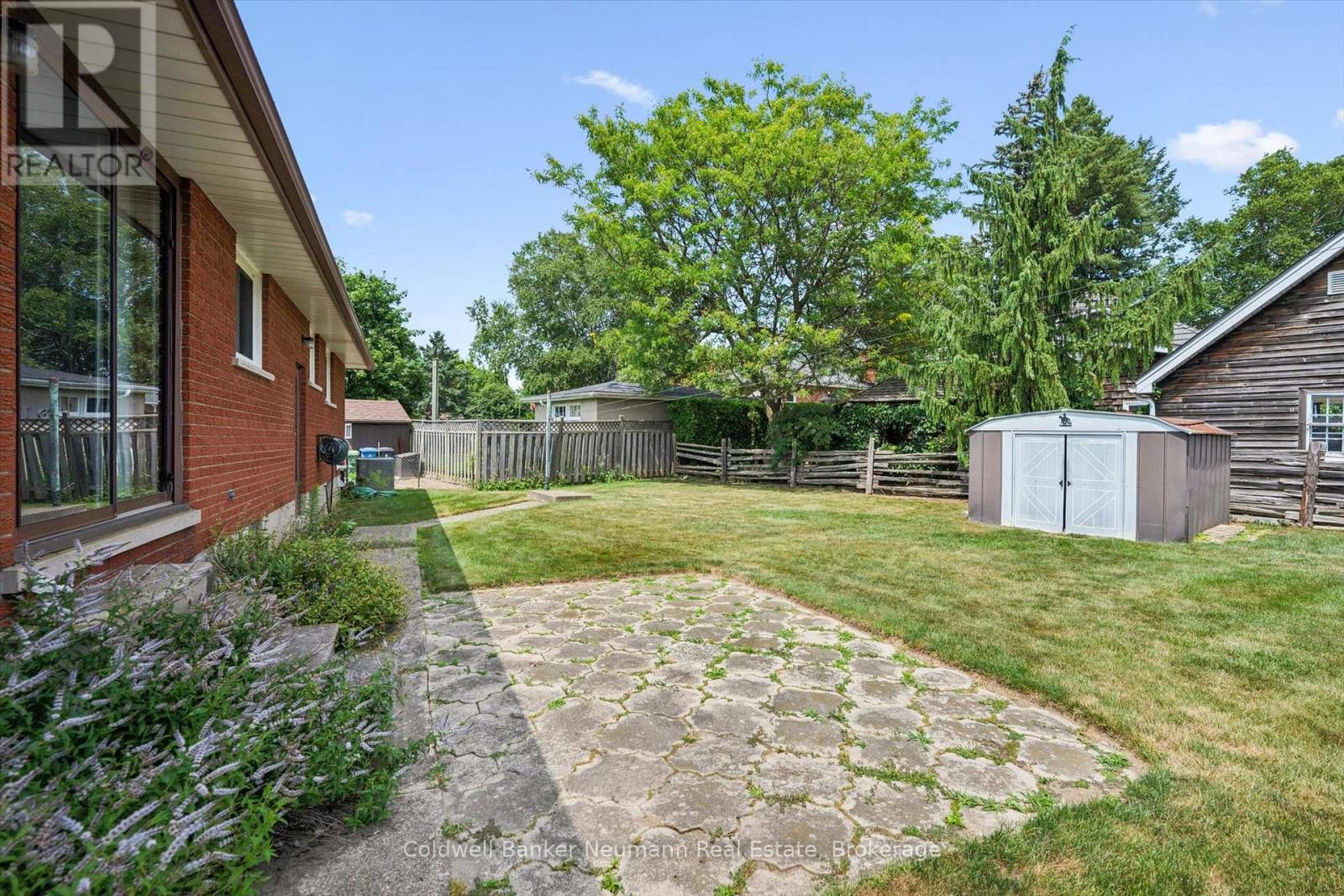 10 KARA LEE COURT - 39