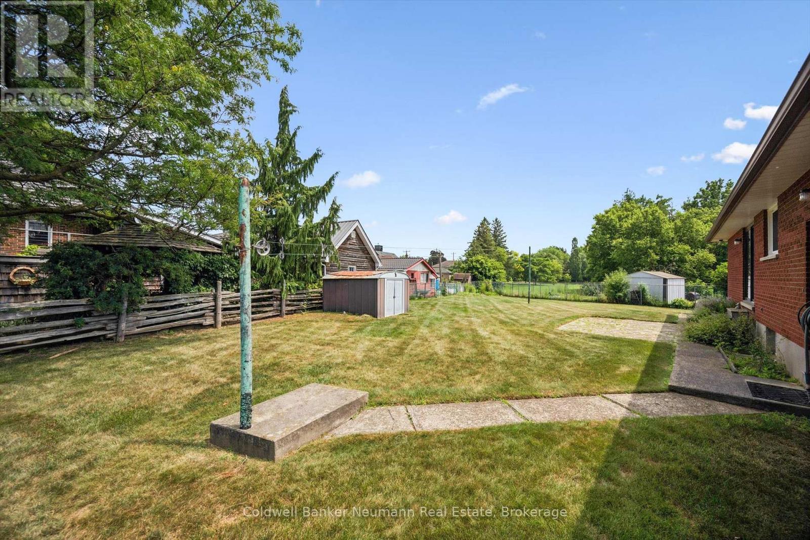 10 KARA LEE COURT - 41