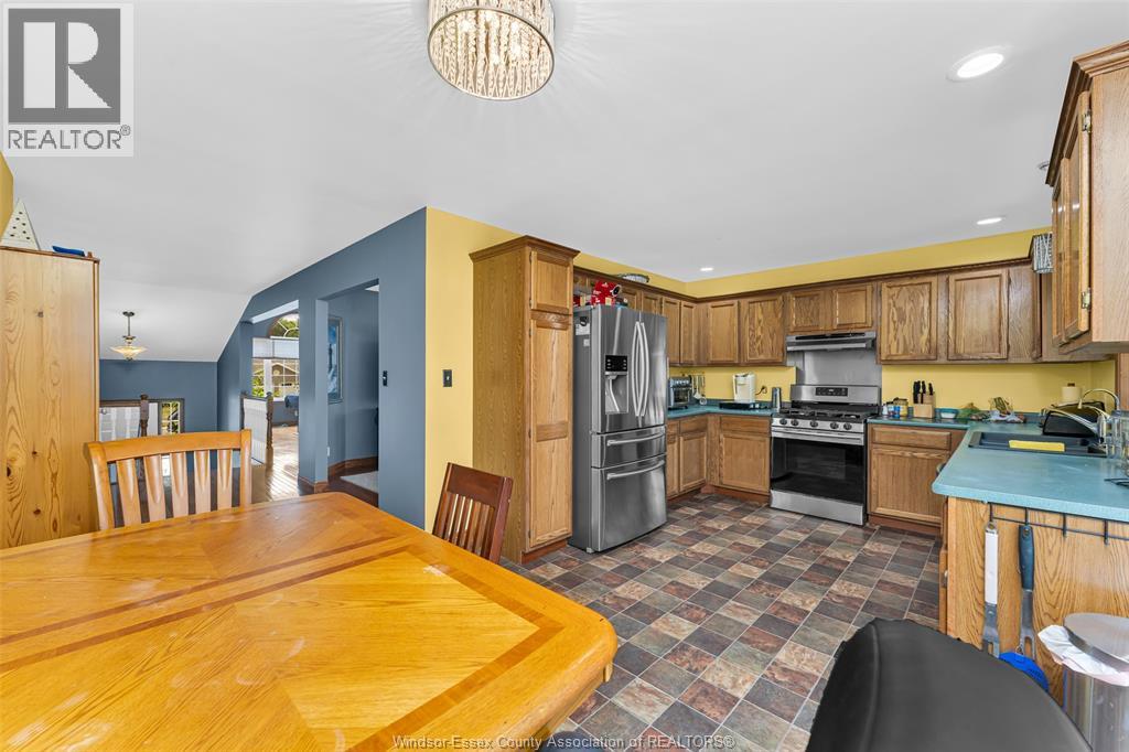 201 MAPLEWOOD DRIVE - 17