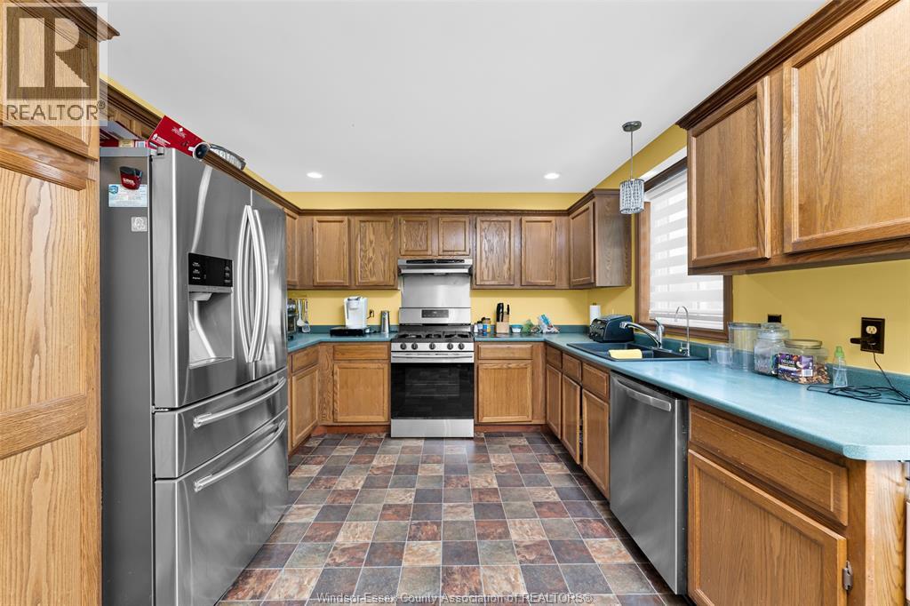 201 MAPLEWOOD DRIVE - 19