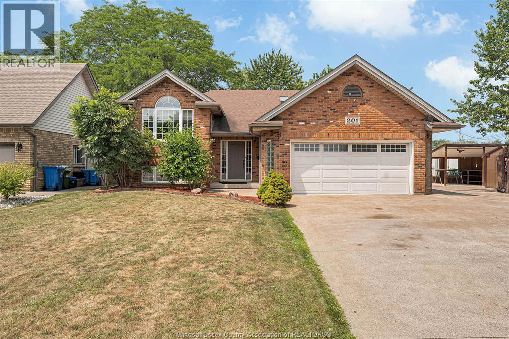 201 MAPLEWOOD DRIVE - 2
