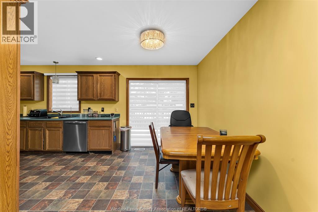 201 MAPLEWOOD DRIVE - 21