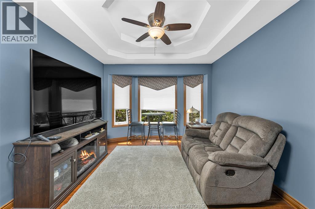 201 MAPLEWOOD DRIVE - 22