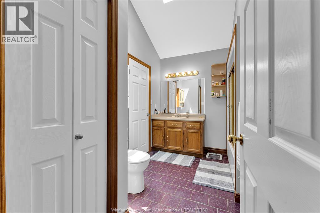 201 MAPLEWOOD DRIVE - 29