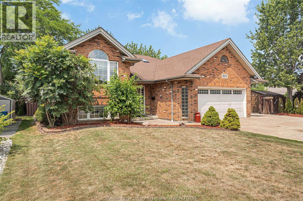 201 MAPLEWOOD DRIVE - 3
