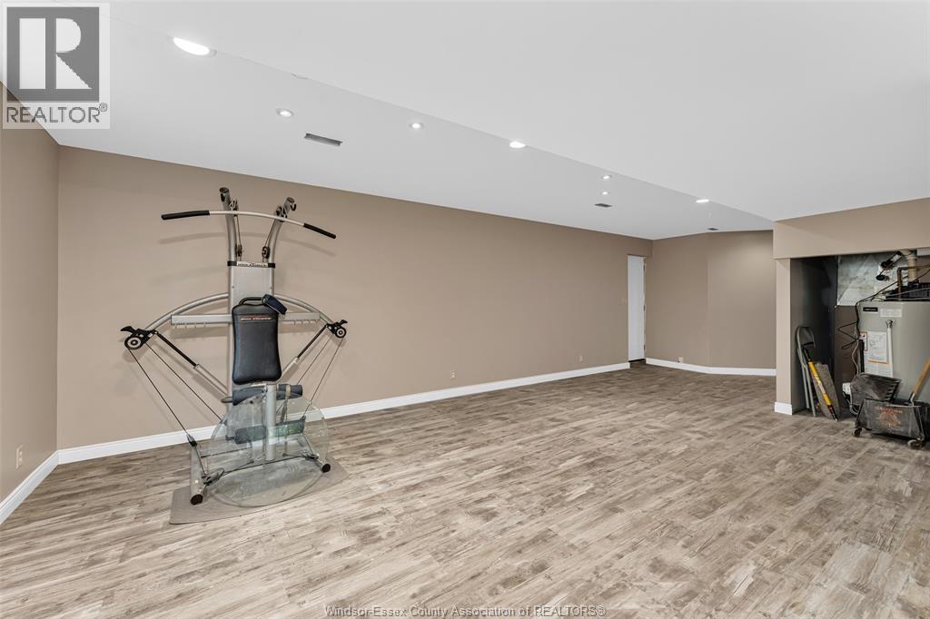 201 MAPLEWOOD DRIVE - 34
