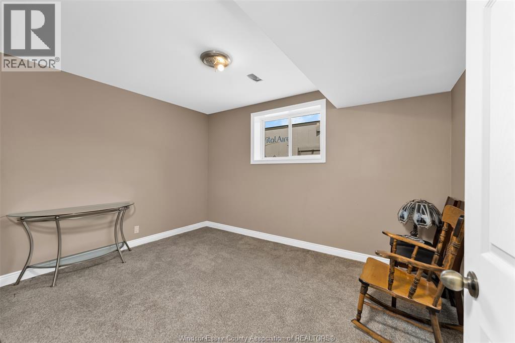 201 MAPLEWOOD DRIVE - 35