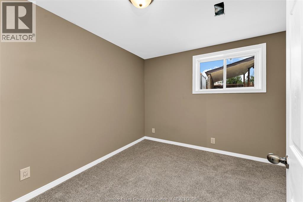 201 MAPLEWOOD DRIVE - 36