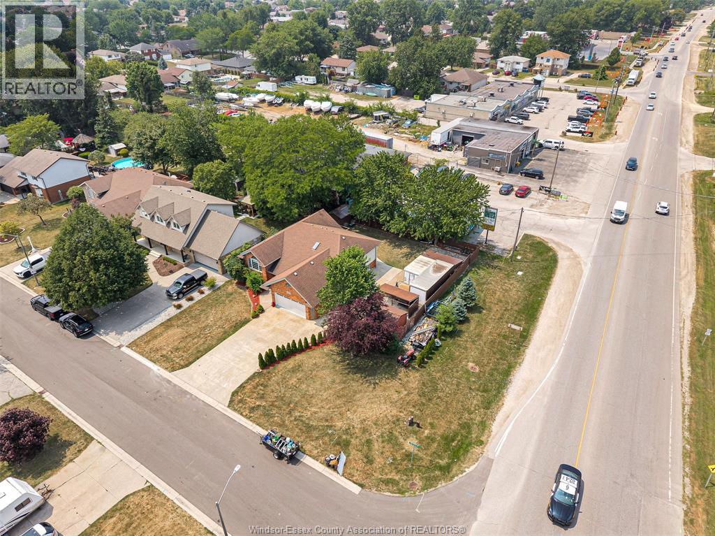 201 MAPLEWOOD DRIVE - 39