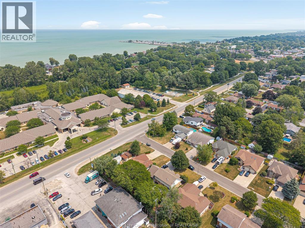 201 MAPLEWOOD DRIVE - 42