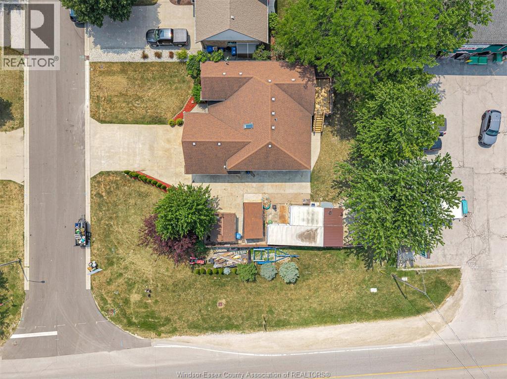 201 MAPLEWOOD DRIVE - 43