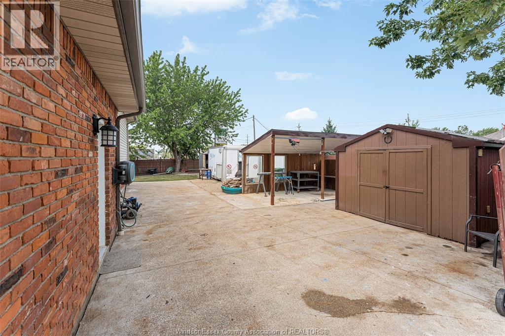 201 MAPLEWOOD DRIVE - 6
