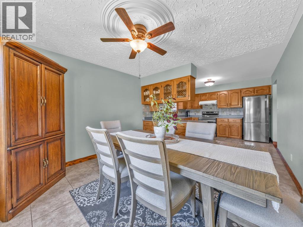 24 CAMELOT AVENUE - 12