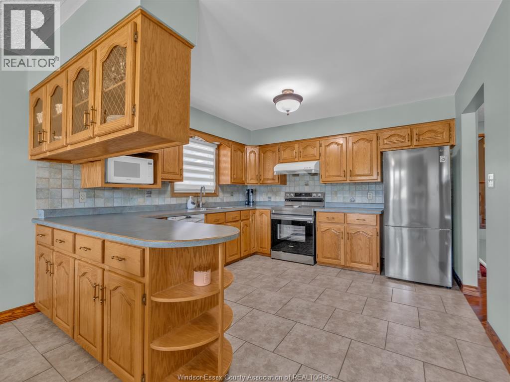 24 CAMELOT AVENUE - 13