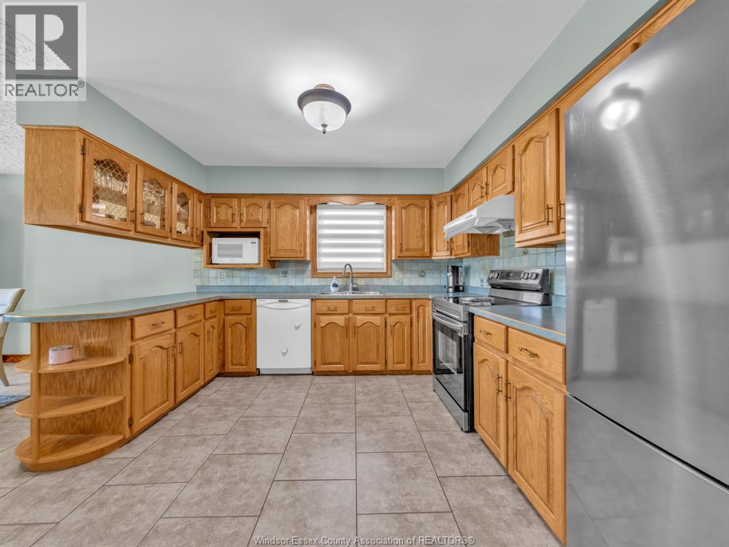 24 CAMELOT AVENUE - 14