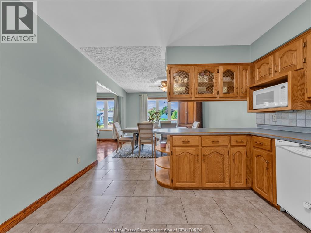 24 CAMELOT AVENUE - 15