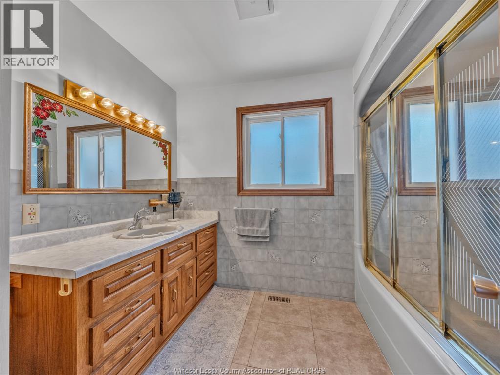 24 CAMELOT AVENUE - 20