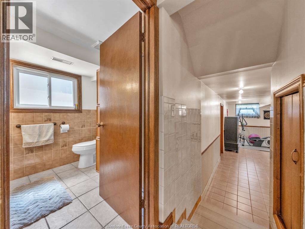 24 CAMELOT AVENUE - 37