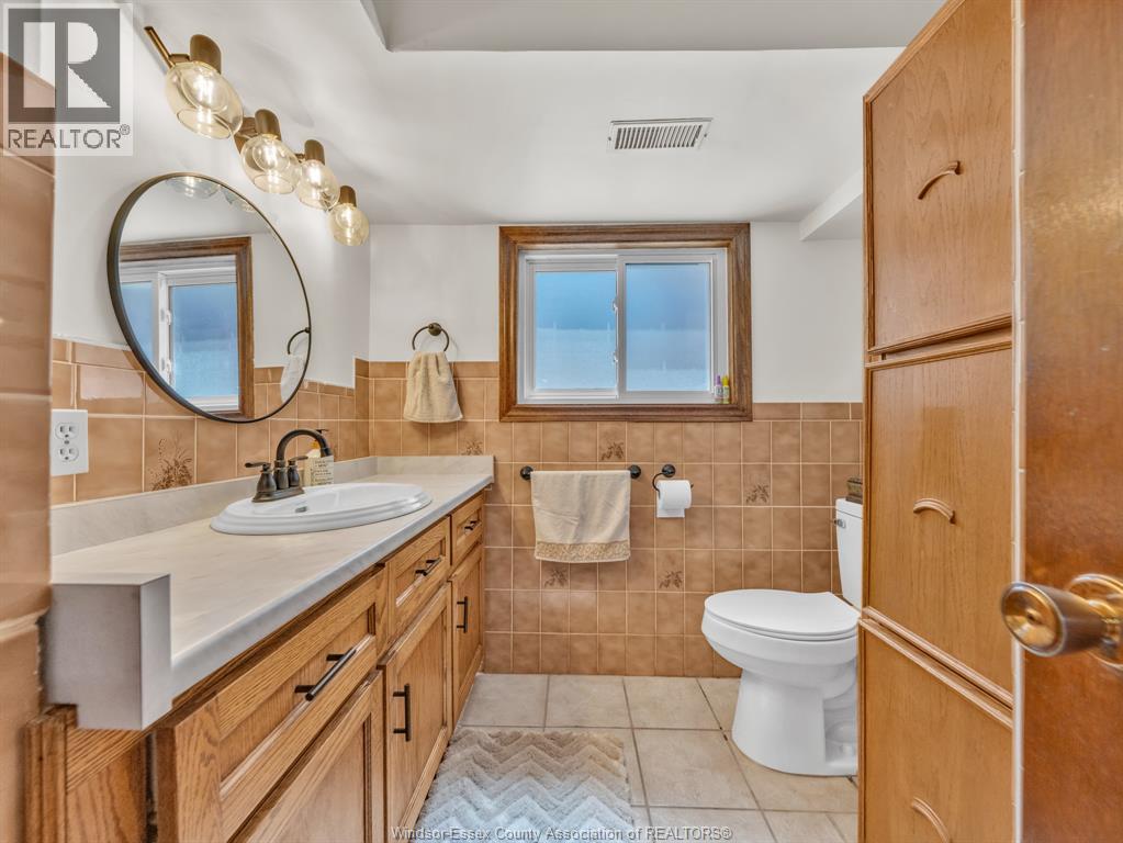24 CAMELOT AVENUE - 38