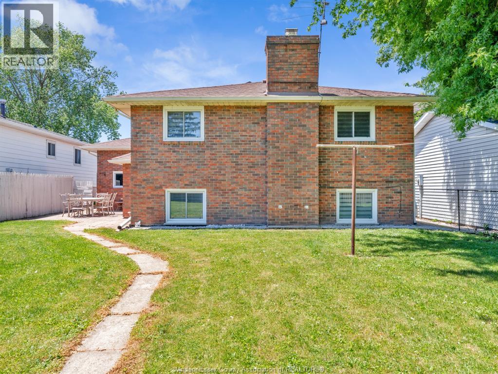 24 CAMELOT AVENUE - 47