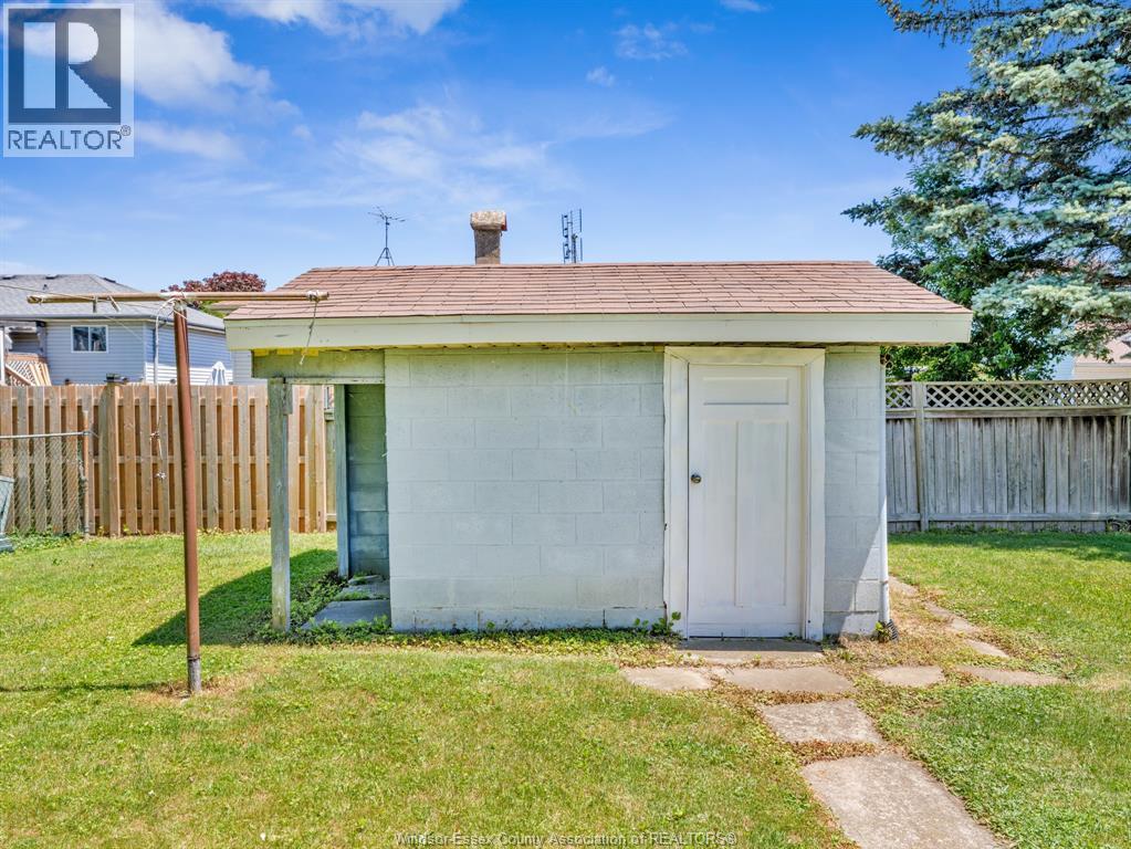 24 CAMELOT AVENUE - 49