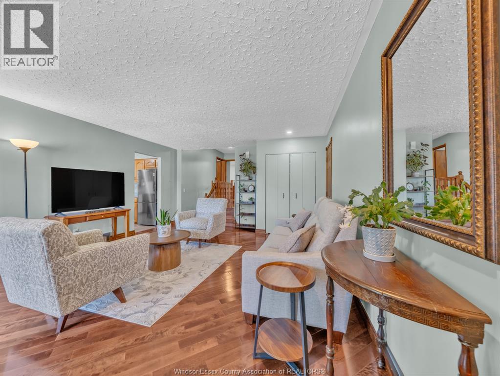 24 CAMELOT AVENUE - 6