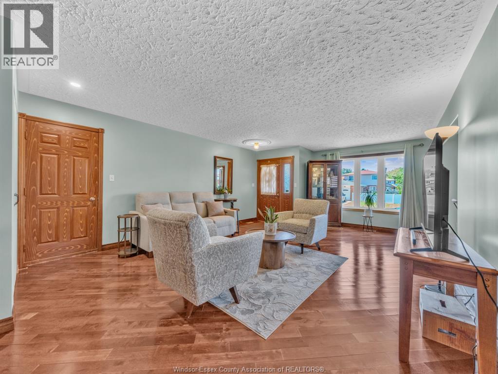 24 CAMELOT AVENUE - 8