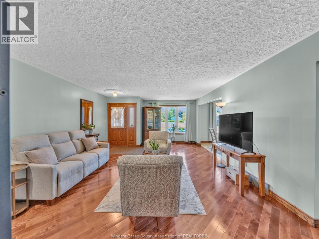 24 CAMELOT AVENUE - 9