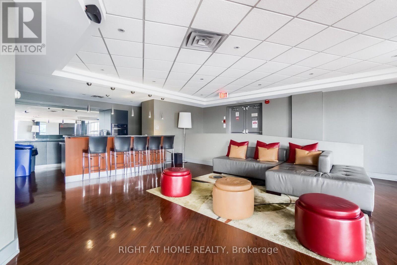#TH 8A 801 KING STREET W - Image 38