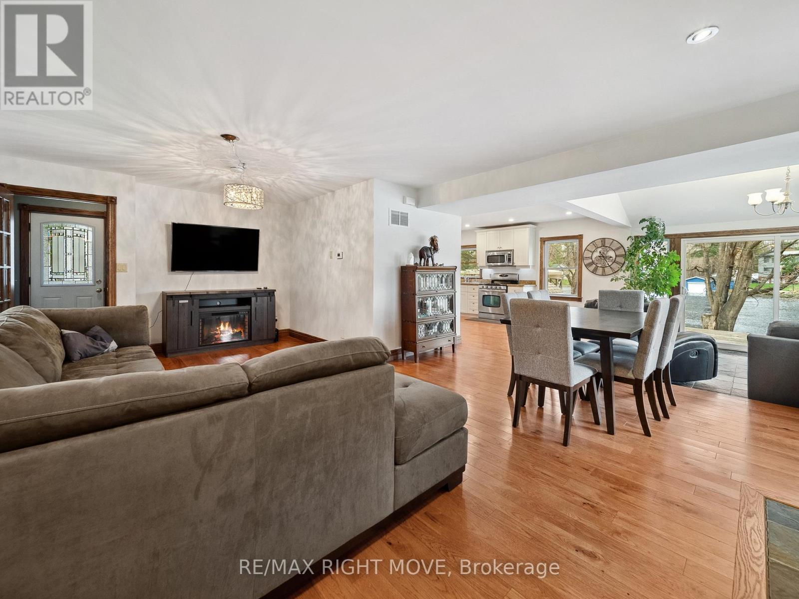 1012 COWBELL LANE - Image 17
