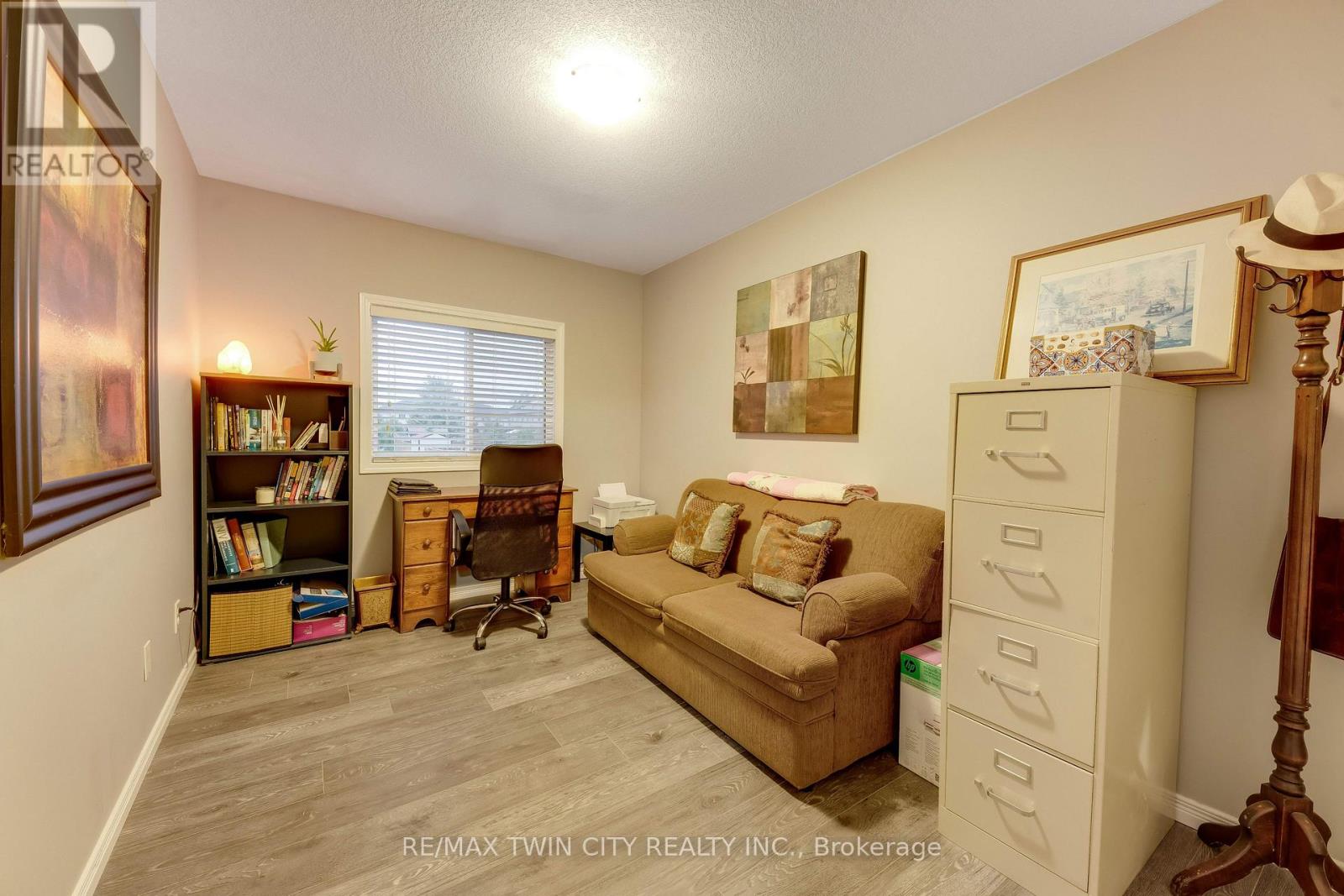 168 MAITLAND STREET - 23